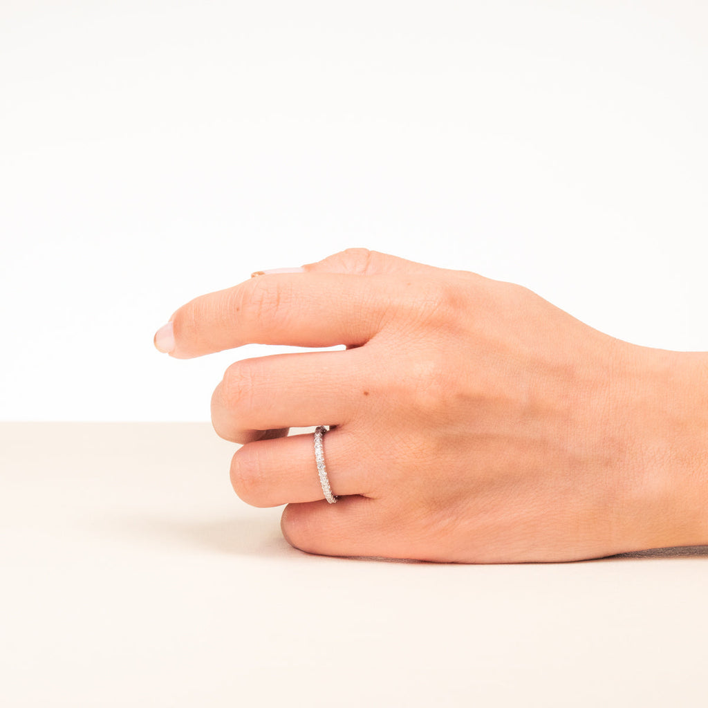 Eternità Half Band Ring