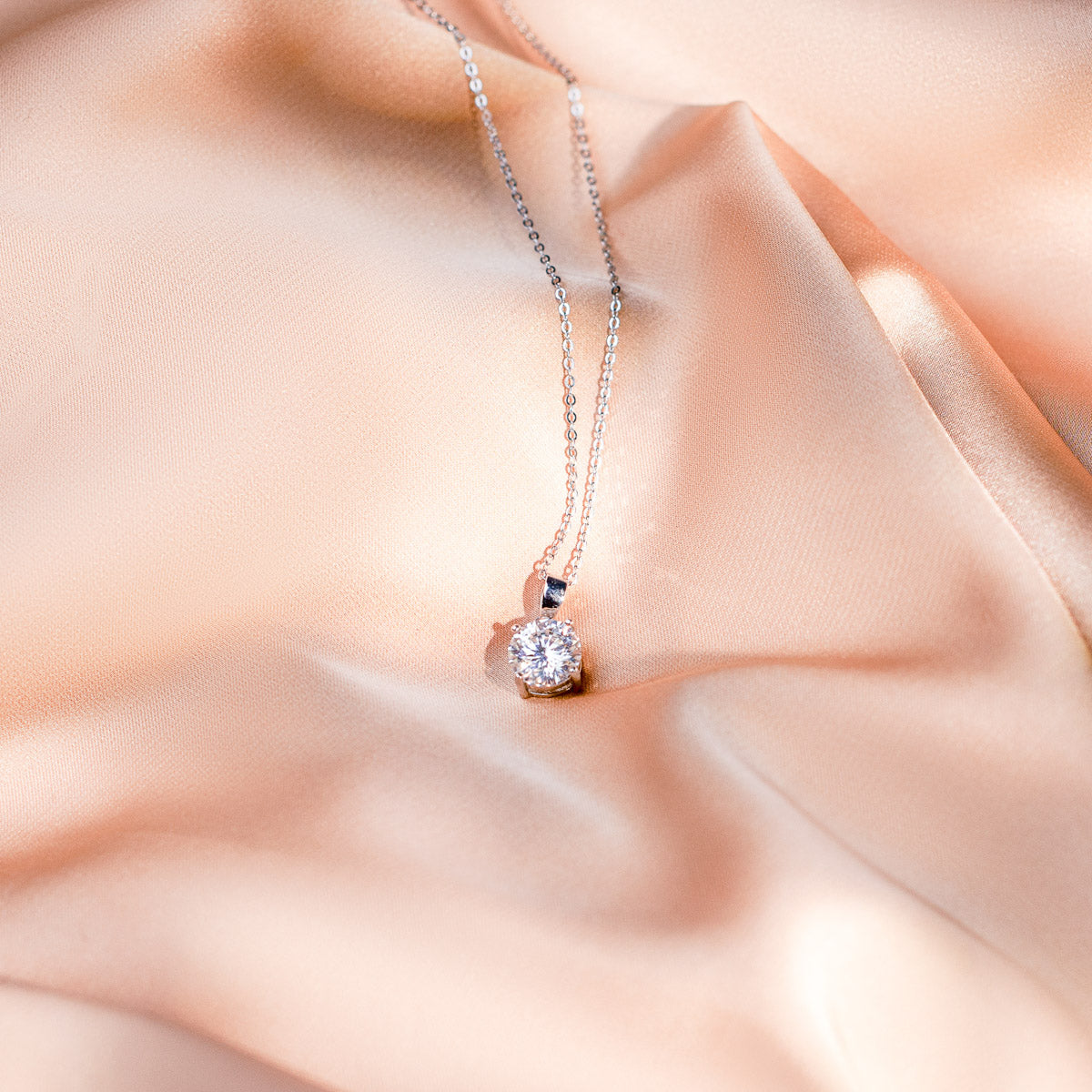 Eterna Necklace